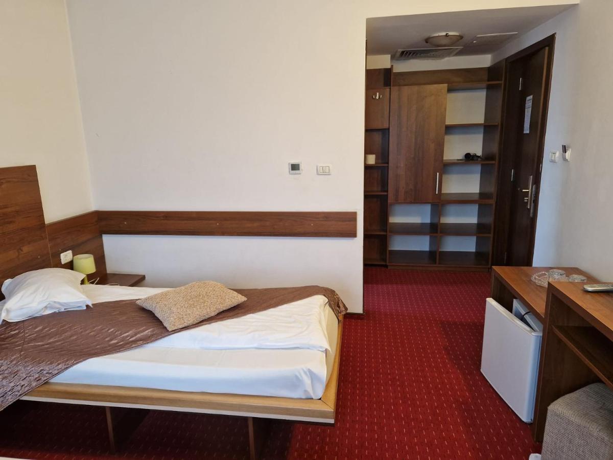 Pensiunea Carpe Diem Râmnicu Vâlcea Exterior foto