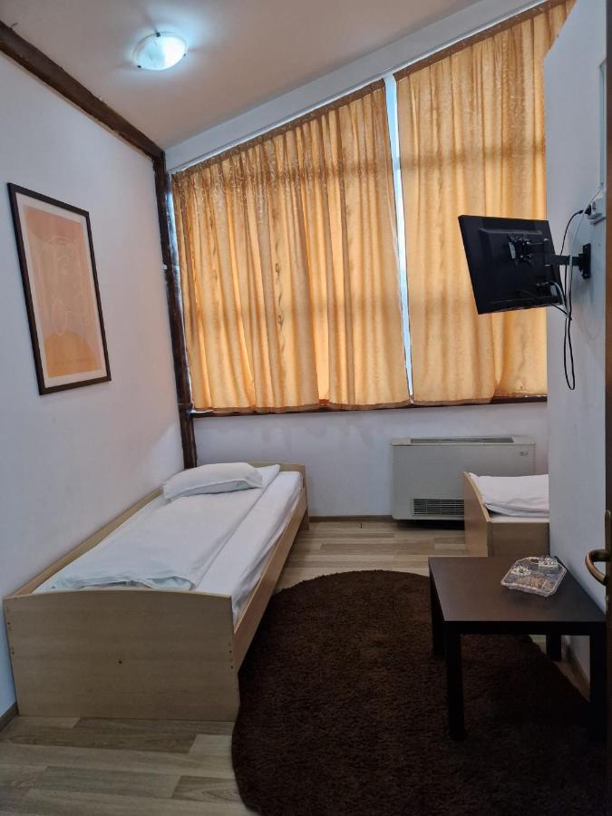 Pensiunea Carpe Diem Râmnicu Vâlcea Exterior foto